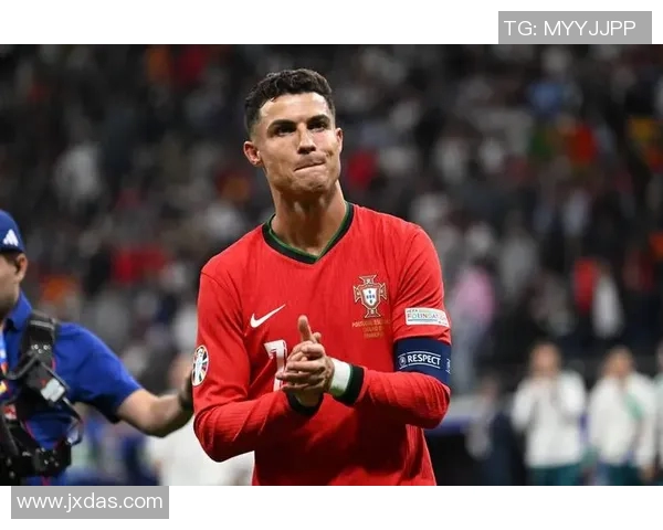 全球足坛前五大球星实力排名揭秘 谁是现役最强球员的争夺者