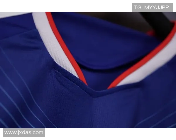 围绕足球球星款球衣打造潮流文化与球迷情感共鸣的新时尚趋势