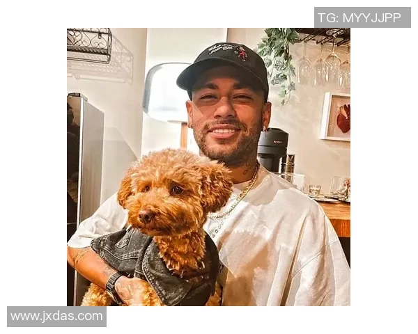 足球球星简约风格头像设计展现个性与魅力，独特创意引领潮流趋势